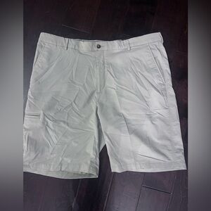 Men's size 42 Greg Norman Tech Cargo Golf Shorts